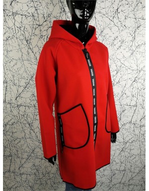 Moteriškas didelių dydžių raudonas paltas