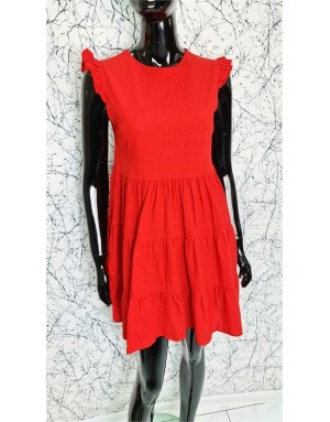 Raudona vasariška suknelė